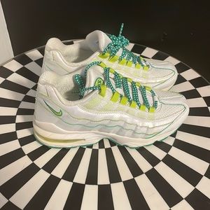 Women’s Air Max ‘95 good condition.